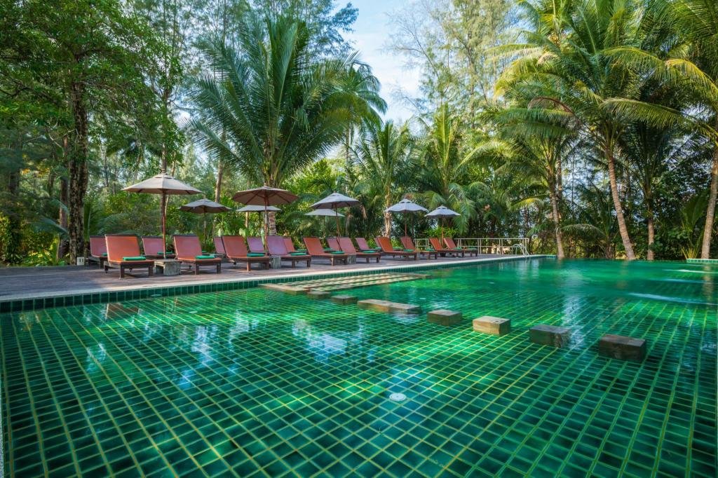 Swimming pool, Haadson Resort in Khao Lak