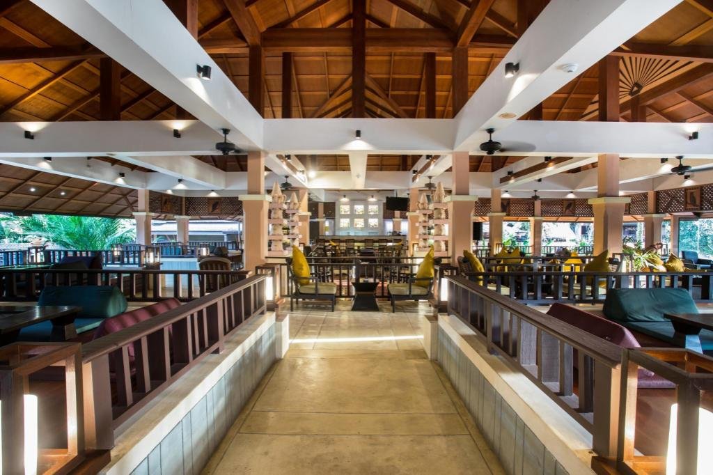 Bar/lounge, Khaolak Merlin Resort in Khao Lak