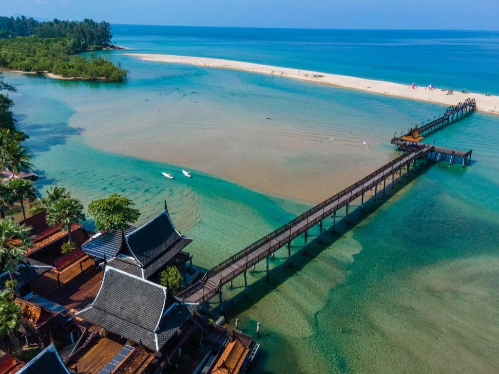 Balcony/terrace, The Hotspring Beach Resort & Spa in Phang Nga